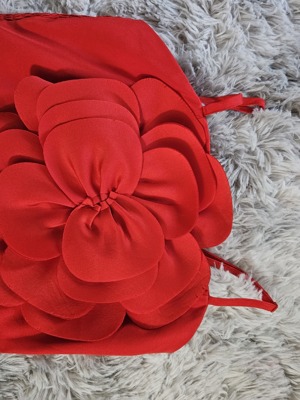 Red Floral Appliquรฉ Camisole with Spaghetti Straps